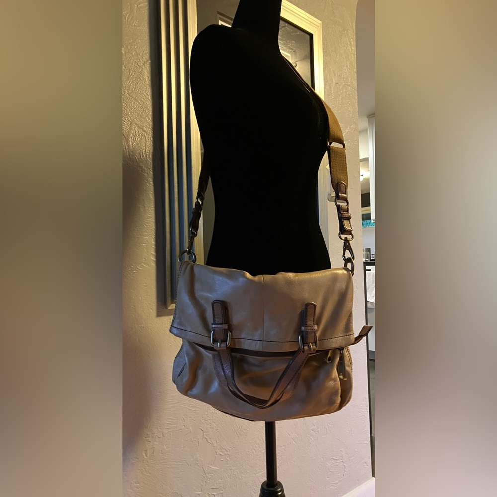 Fossil Explorer Double Zip Yellow-Tan Crossbody